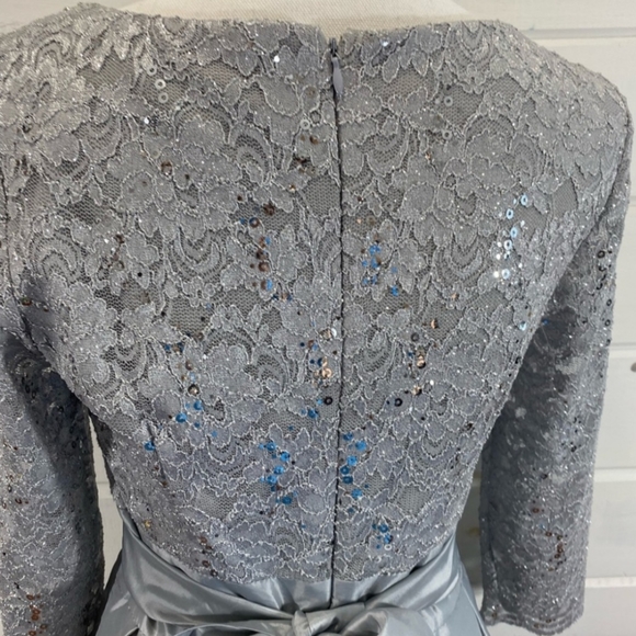 Jessica Howard Silver Gown - Picture 4 of 6